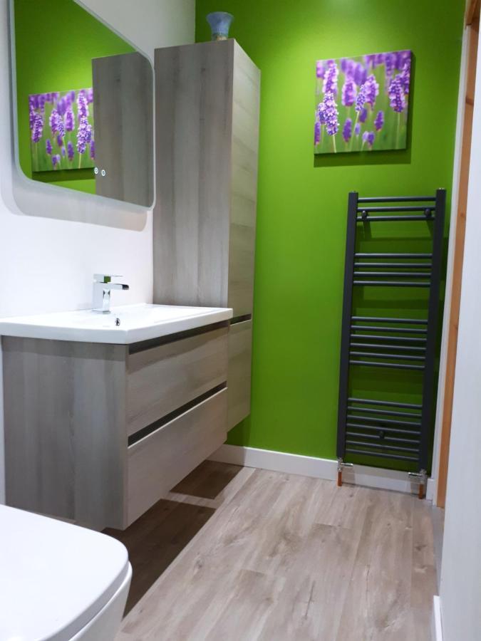 إينفيرنيس Lycia Rooms + المظهر الخارجي الصورة